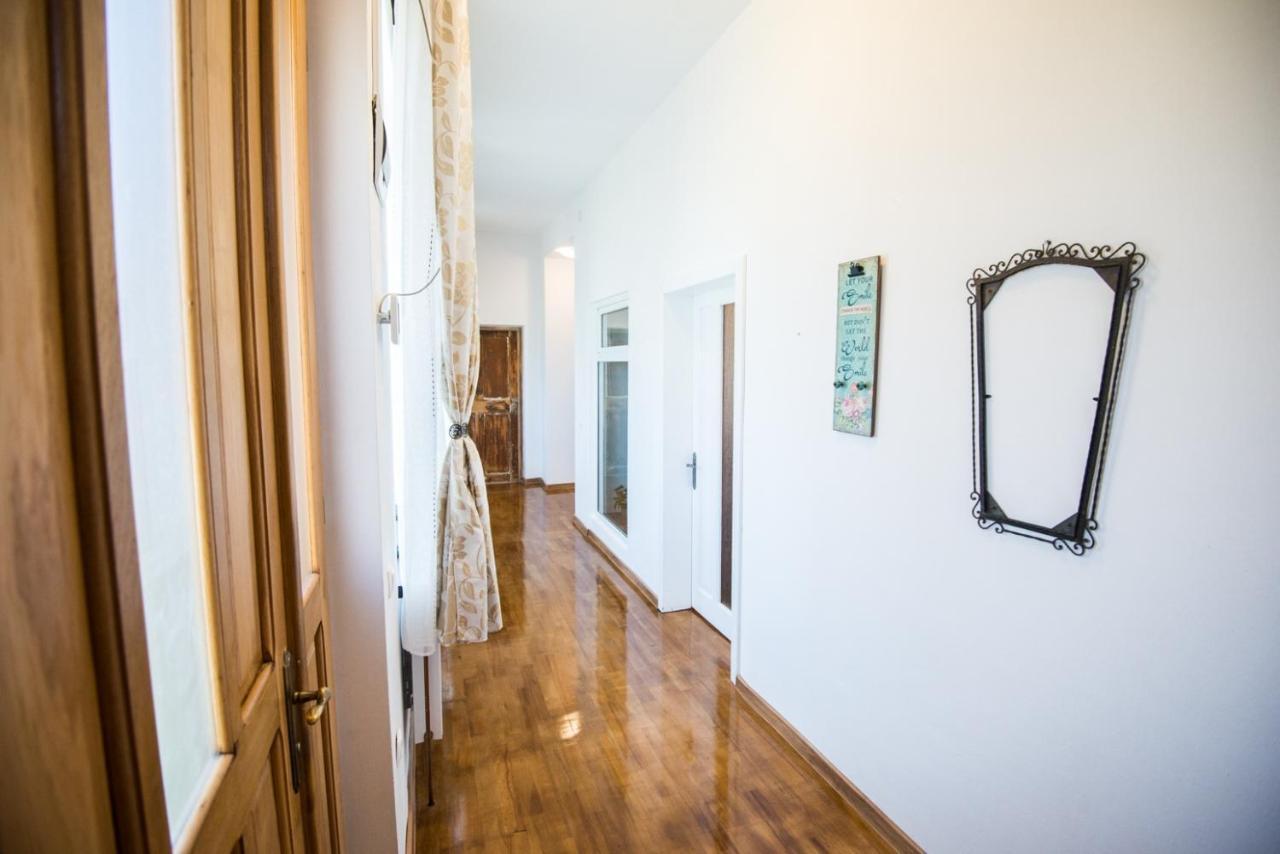 Writer S Street Residence Arad Exterior photo
